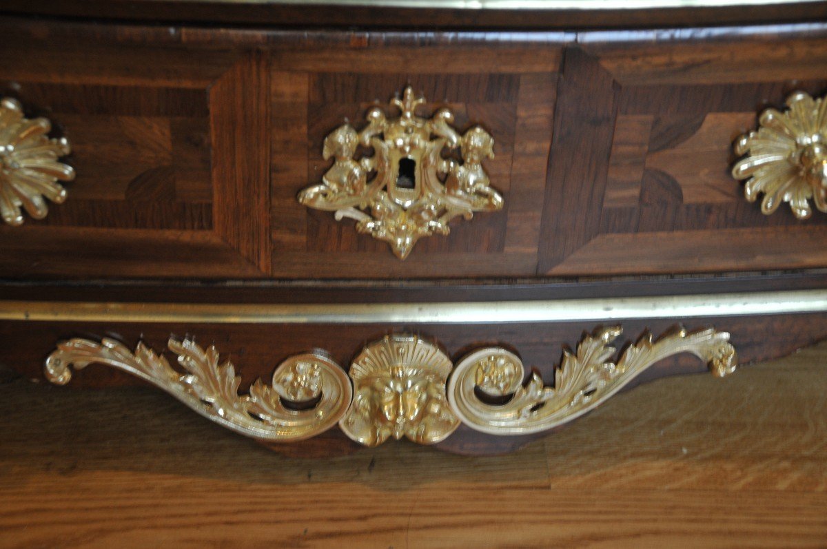 Commode galbée d'époque Louis XV Estampillée J Gosselin maitre en 1768-photo-3