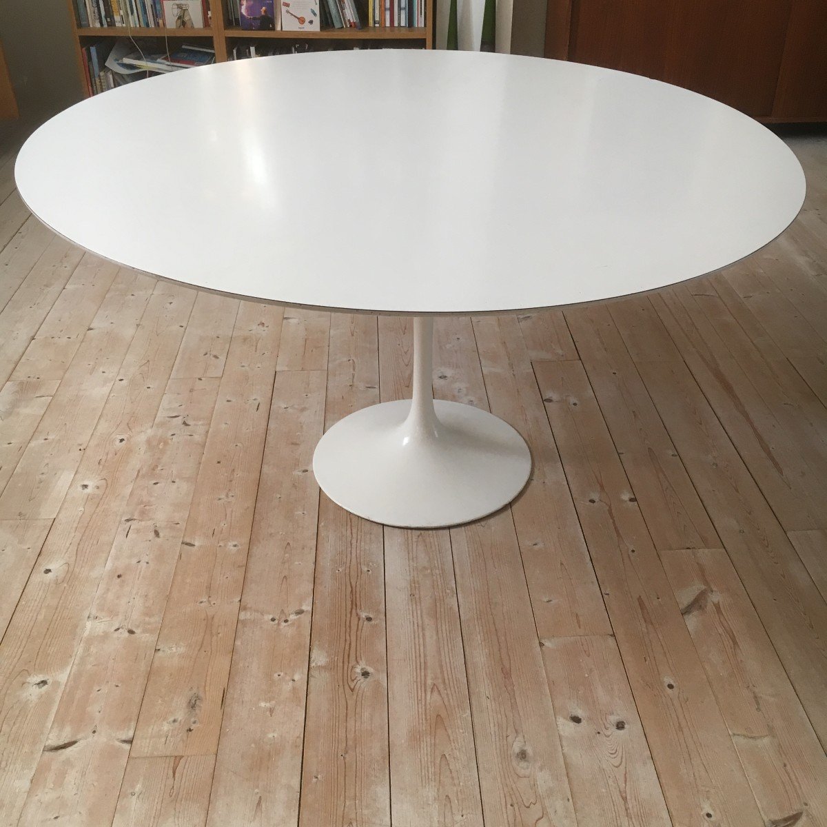 Eero Saarinen Round Table Knoll Edition 1970-photo-2