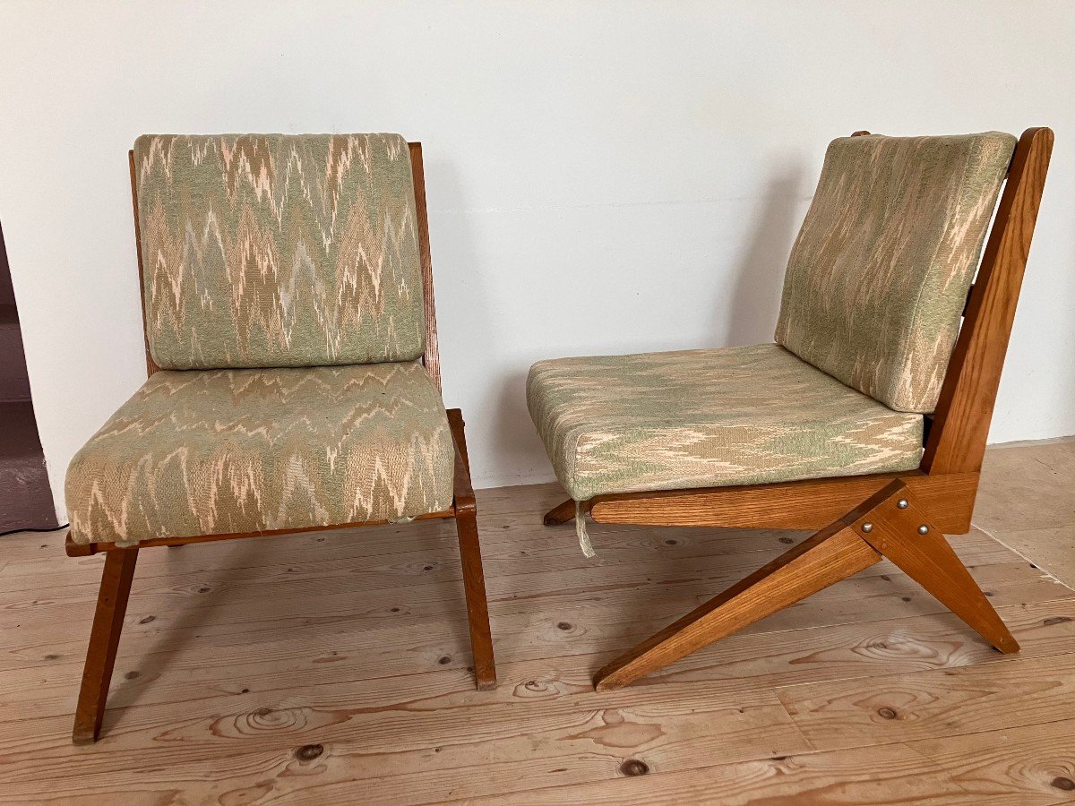 Paire de fauteuils  dans le gout de Pierre Jeanneret 1940-1950 En Chêne