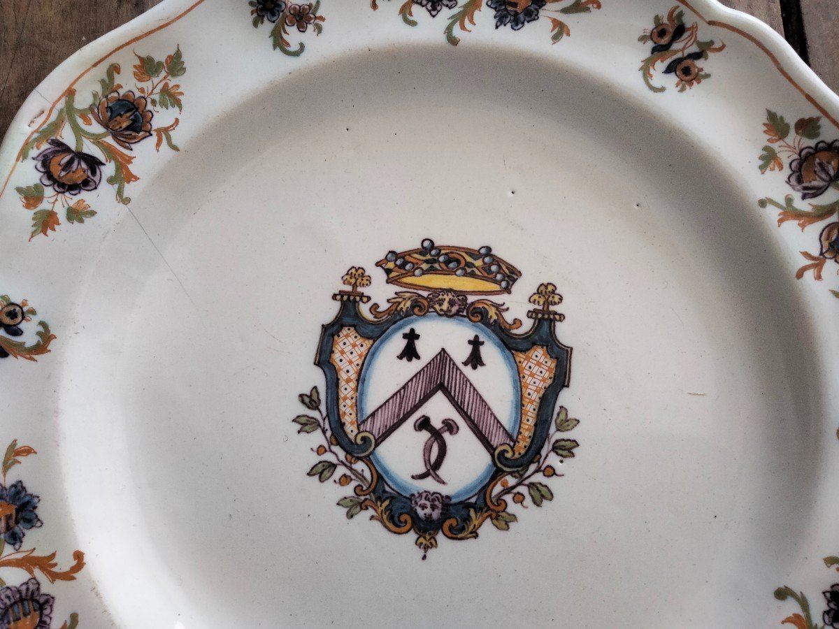 Marseille 18th Century Coat Of Arms Plate-photo-2