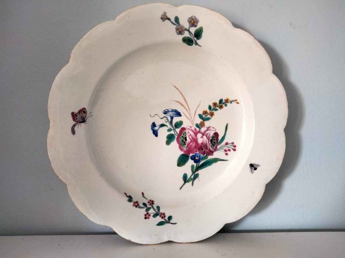 18th Century Chantilly Soft Porcelain Plate