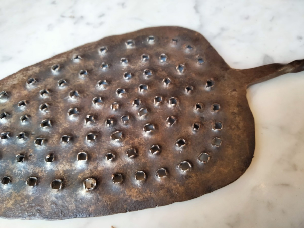 18th Century Tobacco Grater-photo-1