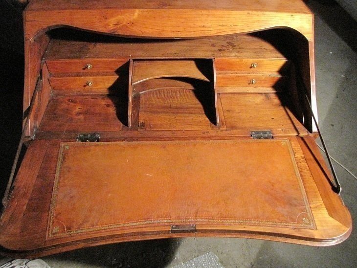 Louis XV Desk-photo-4