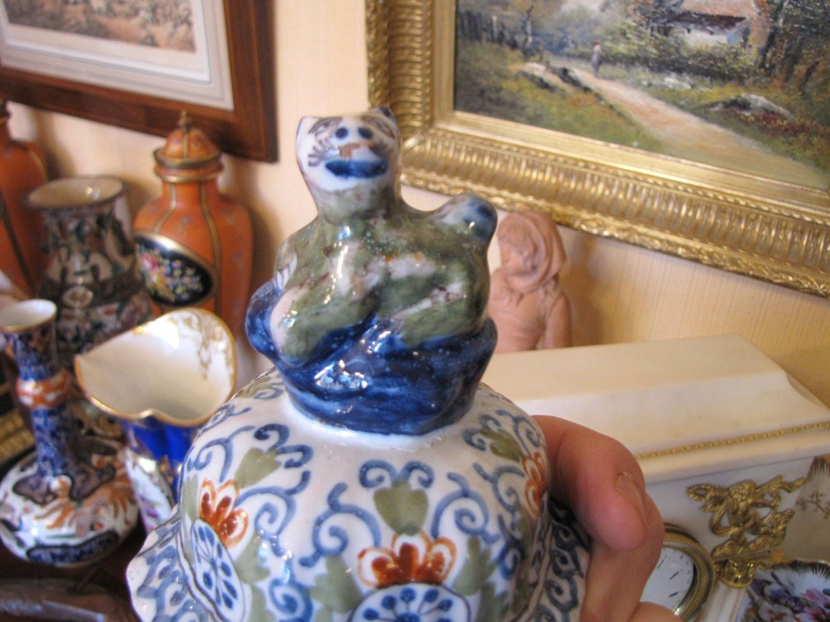 Pair Of Covered Vases-photo-3