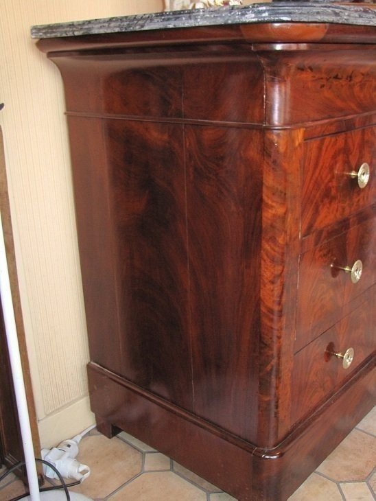 Mahogany Chest Of Drawers-photo-1