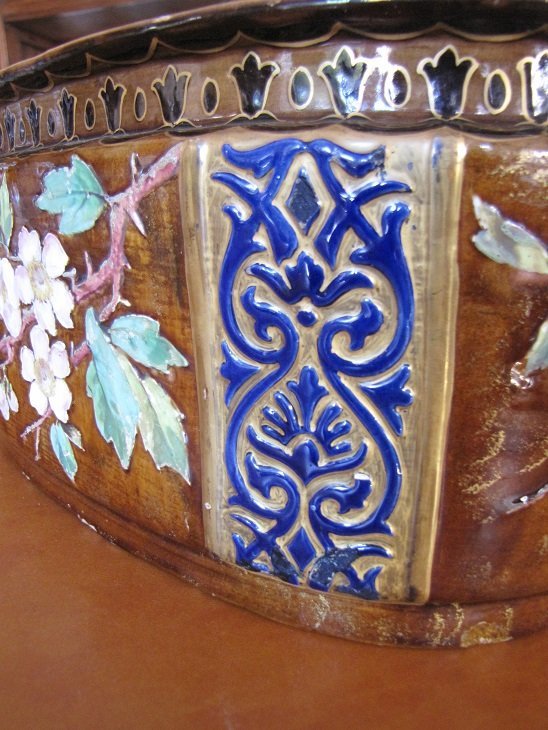 Jardinière en faience