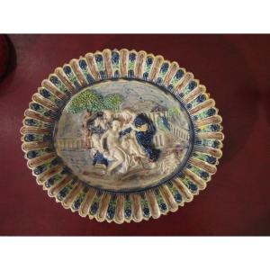 Plat en faience