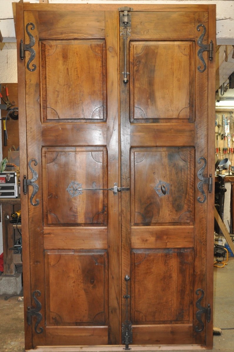 Antique Double-leaf Double-sided Walnut Communication Door From The Eighteenth Century 