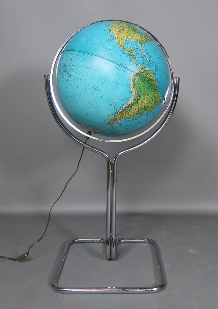 Globe terrestre sur pied  -photo-2