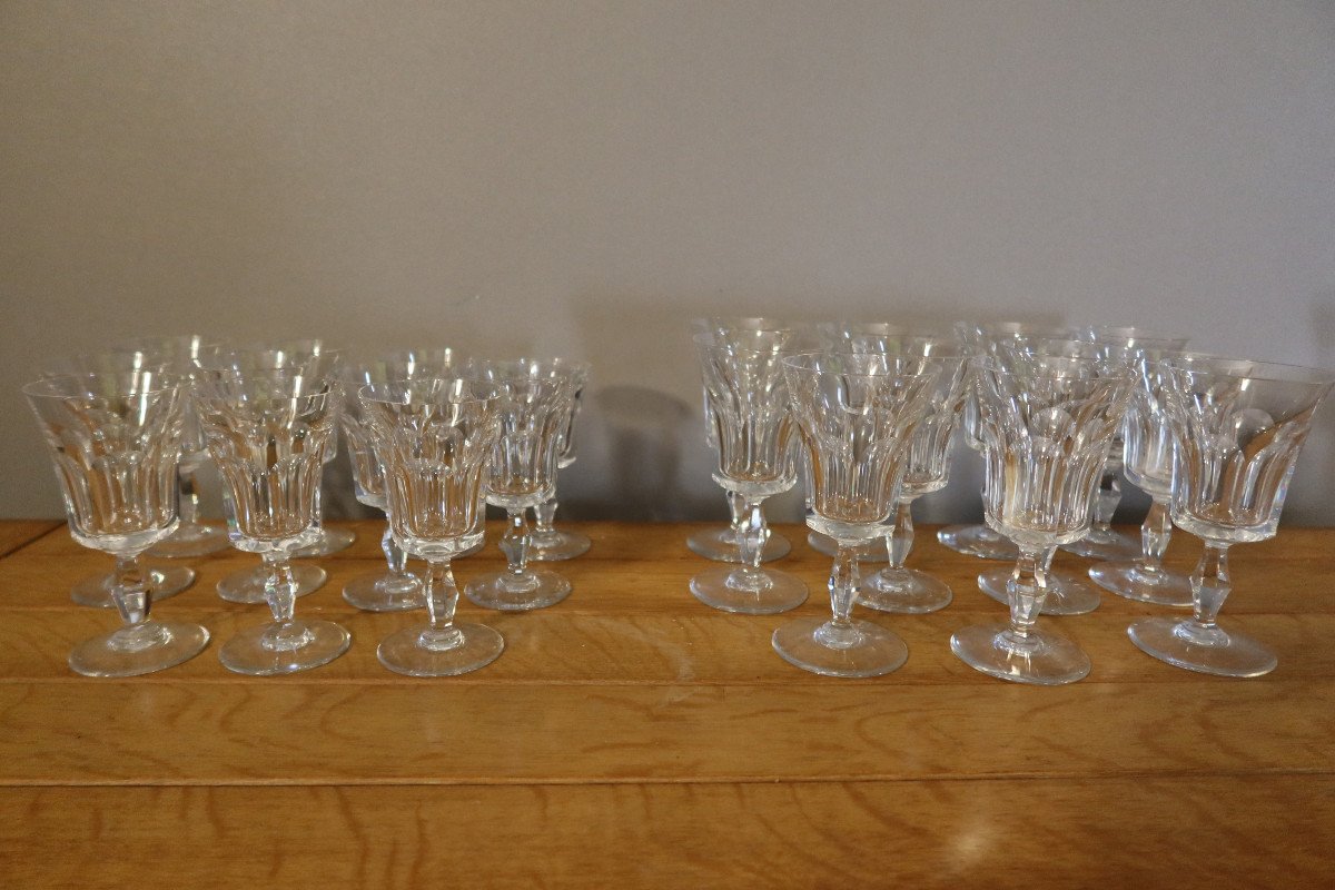 Verres En Cristal De Baccarat 22 Pièces