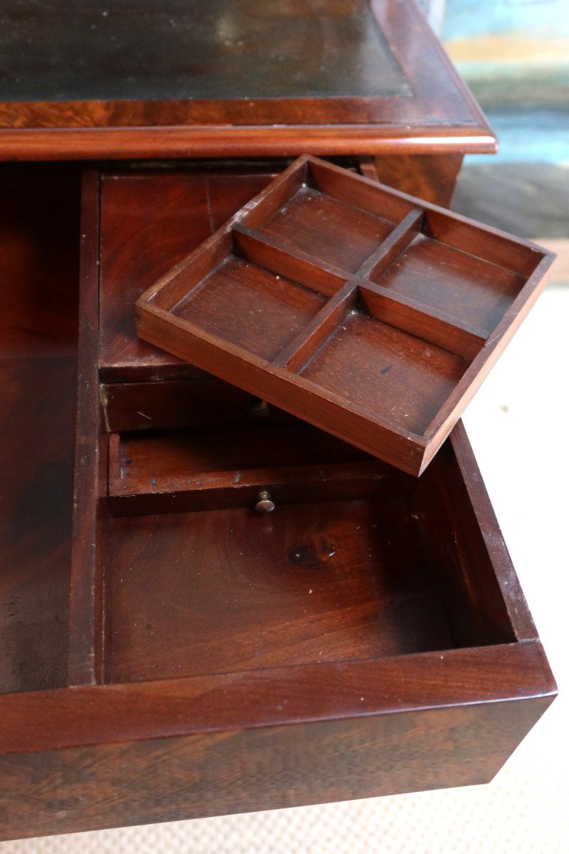 Mahogany Desk Forming A Planter-photo-2