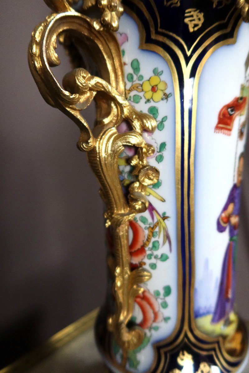 Pair Of Porcelain And Gilt Bronze Lamps XIX-photo-2