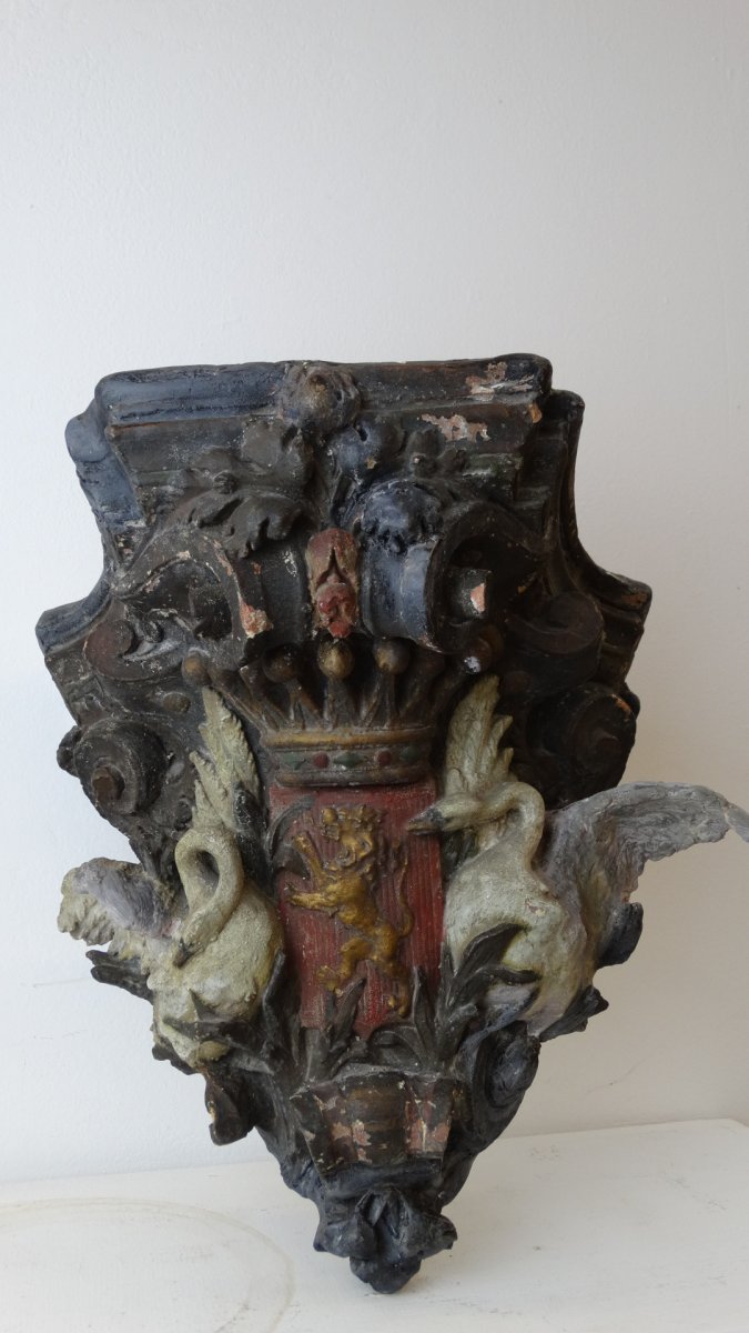 "wall Bracket With The Arms Of Valenciennes"