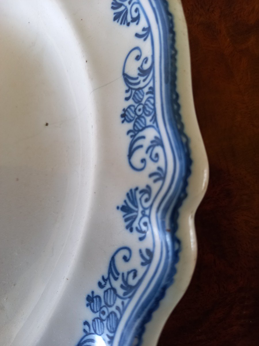 18th Century Moustier Plate -photo-4