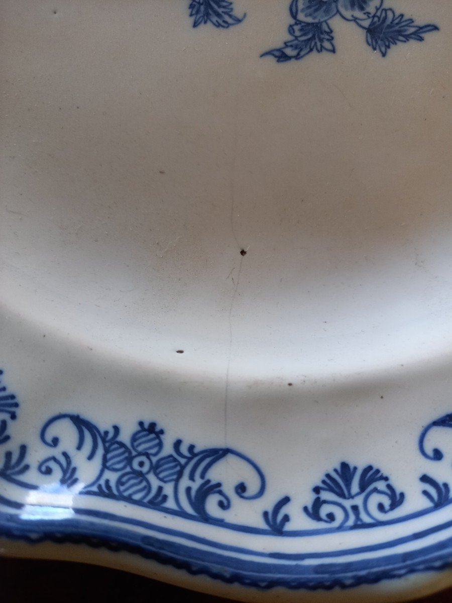 18th Century Moustier Plate -photo-2