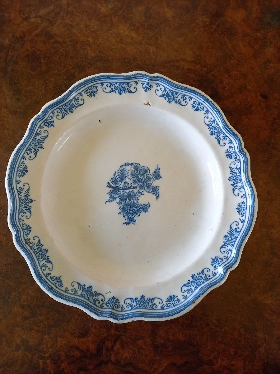 18th Century Moustier Plate 