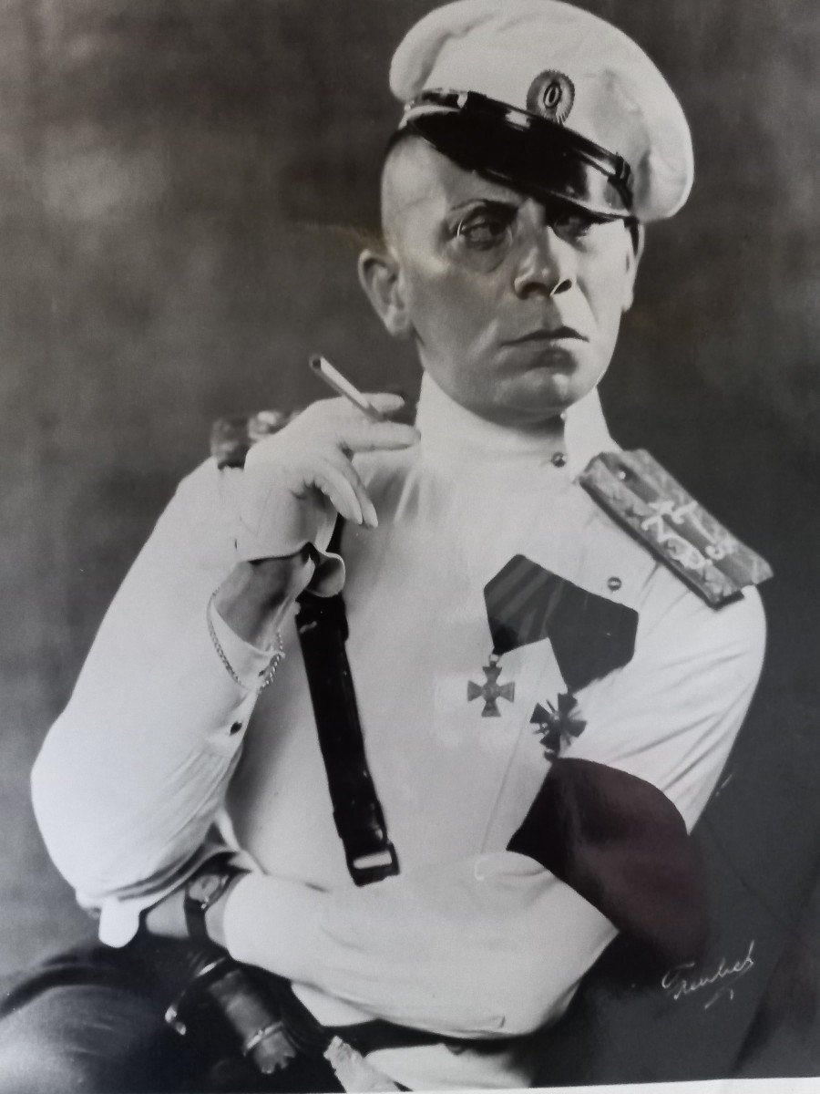 éric Von Stroheim Dans " Folies De Femmes "  1922