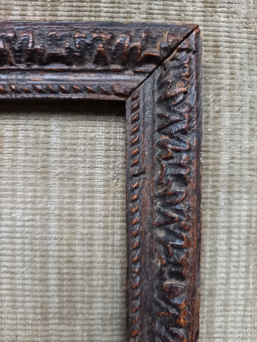 Small Louis XIII Period Frame In Carved Natural Wood -photo-2