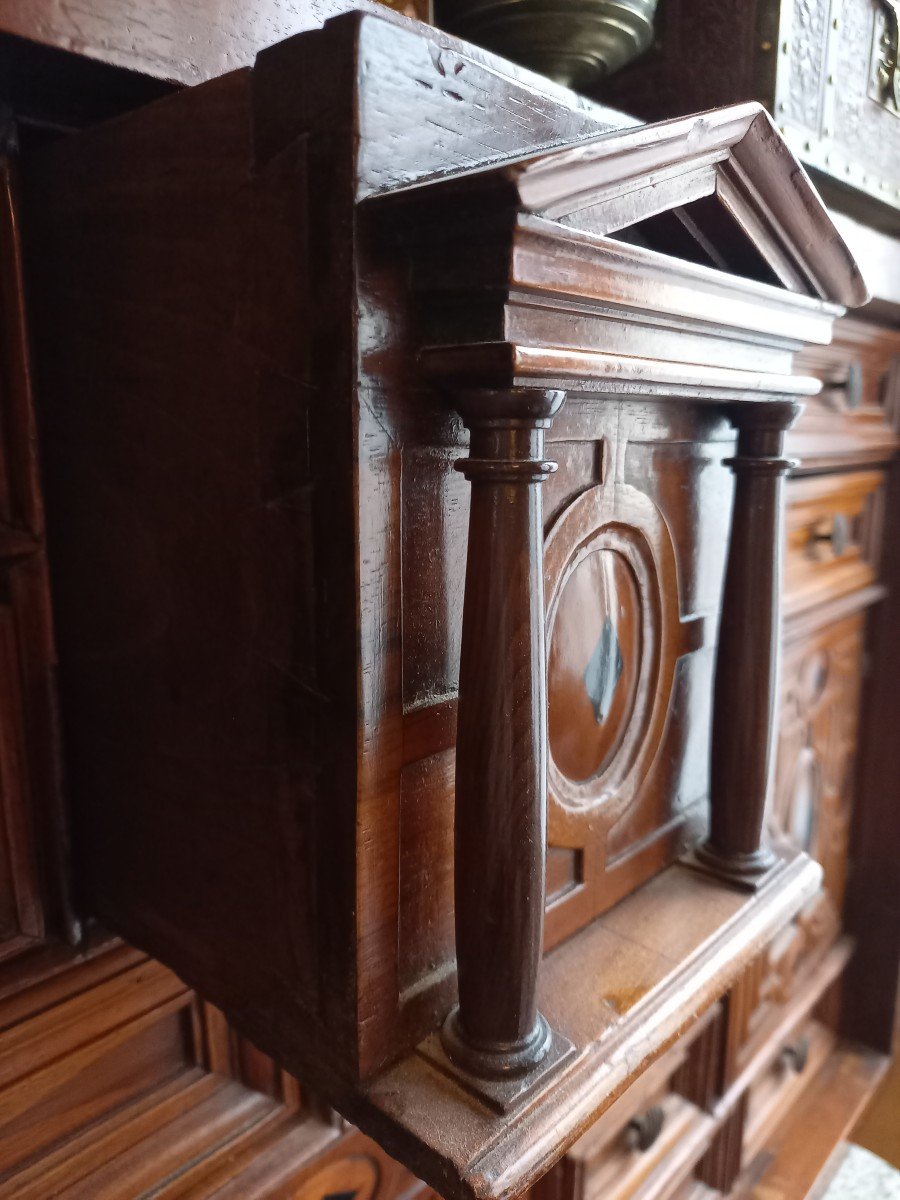 Large 17th Century Cabinet In Blond Walnut-photo-3