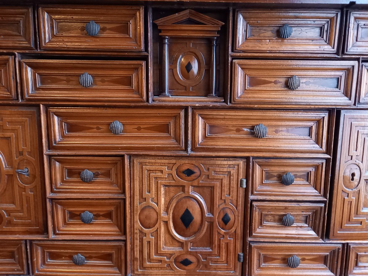 Large 17th Century Cabinet In Blond Walnut-photo-1