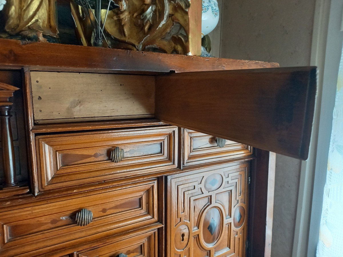 Large 17th Century Cabinet In Blond Walnut-photo-4