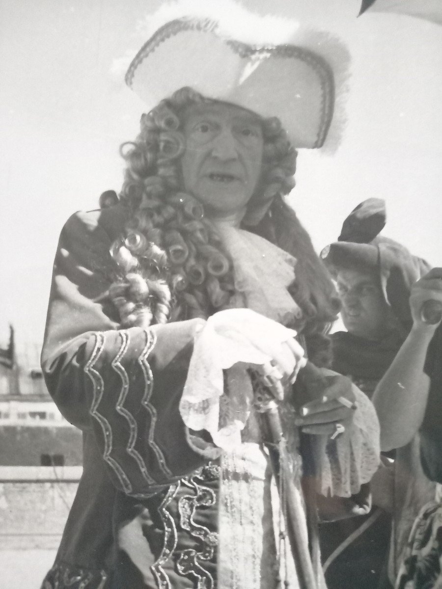 Sacha Guitry Sur Le Plateau De Si Versailles M'étais Conté-photo-2