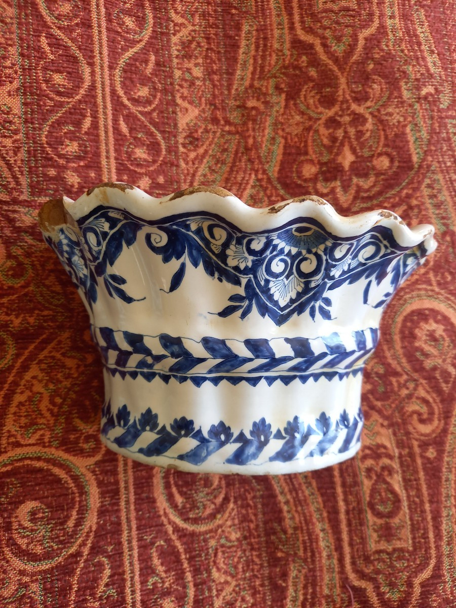 18th Century Lille Faience, Pair Of Flower Pots -photo-4