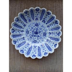 Early 18th Century Delft Faience: Small Bowl, Thousand Flowers Decor 