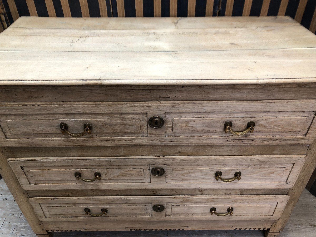 Louis XVI Period Liège Chest Of Drawers In Natural Oak-photo-2