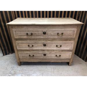 Louis XVI Period Liège Chest Of Drawers In Natural Oak