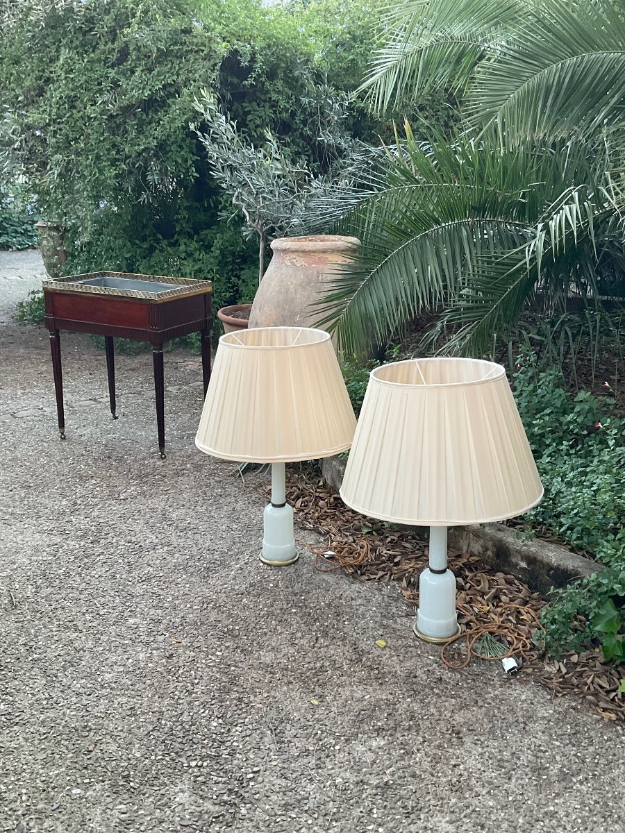 Pair Of English Lamps In White Opaline And Bronze, Early 20th Century -photo-2