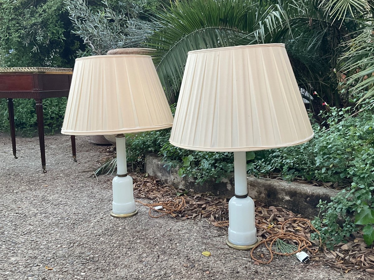 Pair Of English Lamps In White Opaline And Bronze, Early 20th Century -photo-5