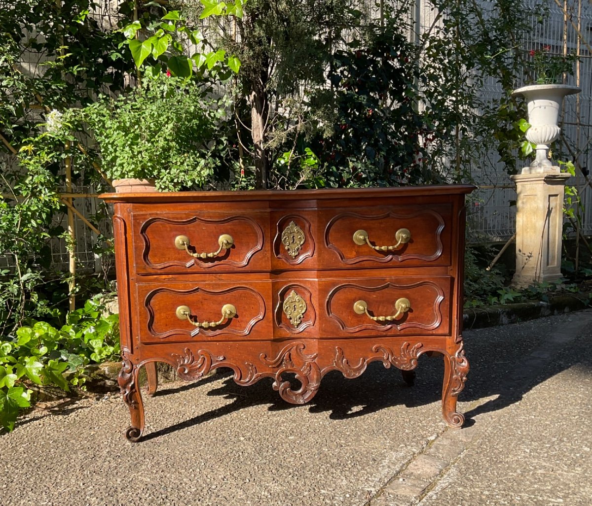 Commode d époque Regence Dite  De Pezenas 