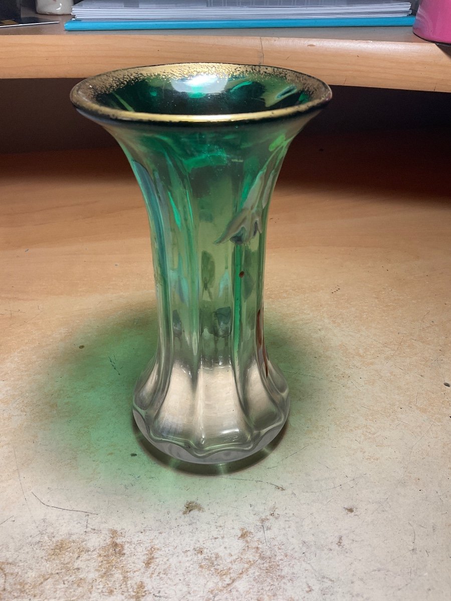 Vase Legras Polychrome Côtelé De Forme Diabolo En Cristal Dégradé Vert à Décor De Fuchsias.-photo-1