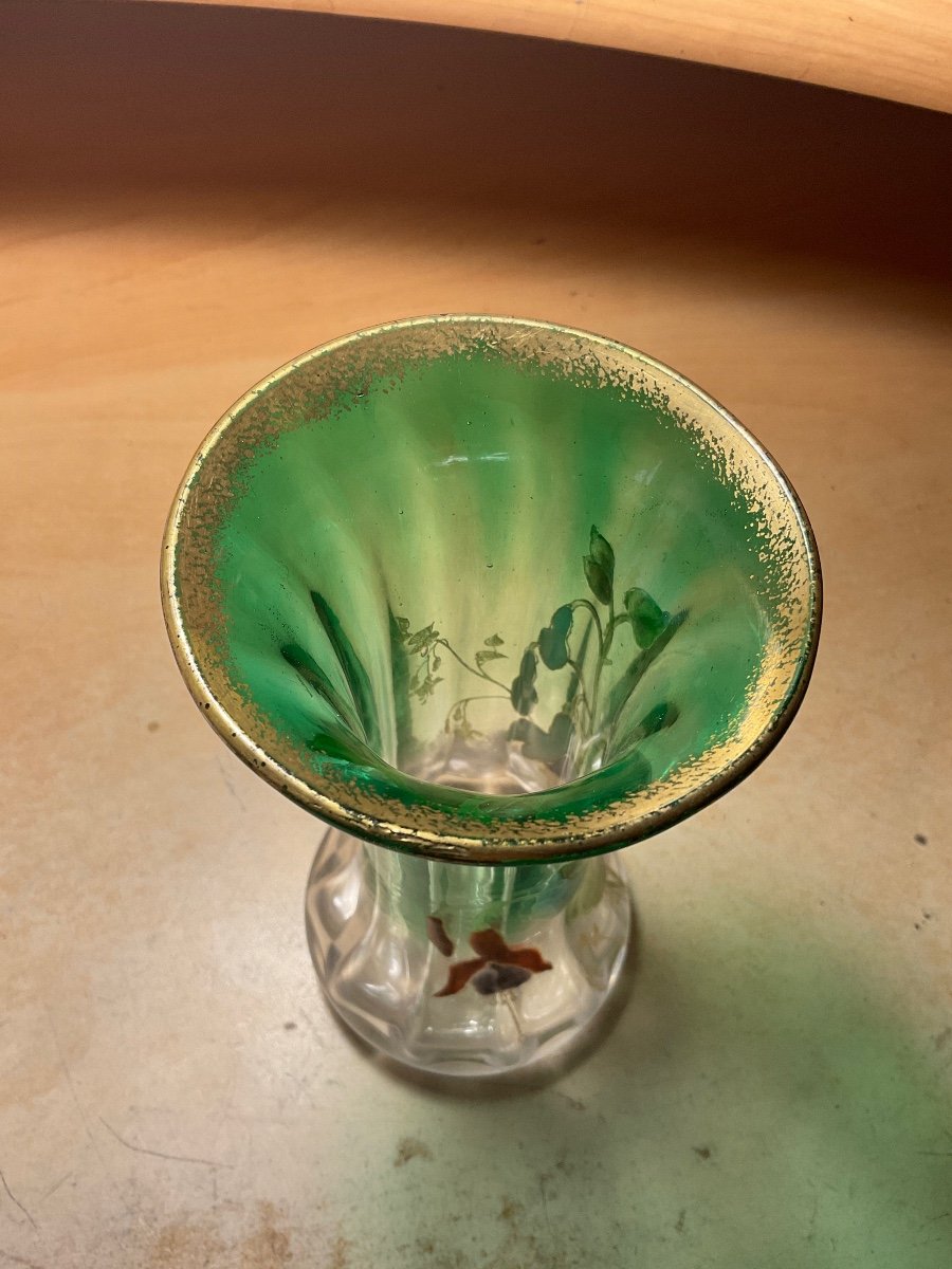 Vase Legras Polychrome Côtelé De Forme Diabolo En Cristal Dégradé Vert à Décor De Fuchsias.-photo-5