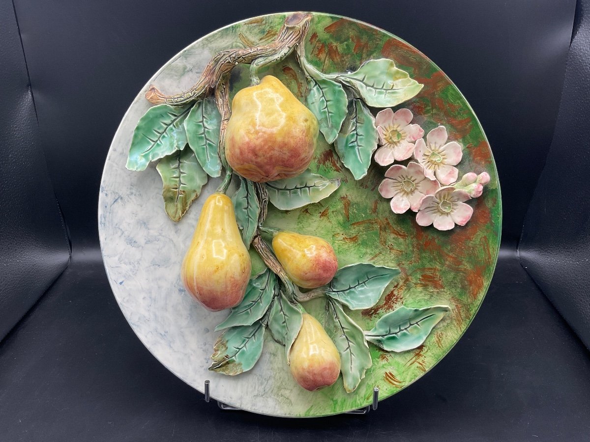 Large Polychrome Barbotine Dish With Relief Pear Decor From The Longchamp Manufacture.-photo-3