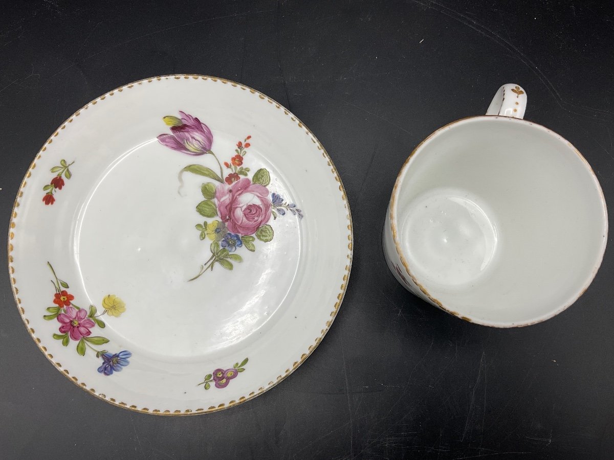 Large Cup And Saucer Manufacture De Locré Decorated With A Bouquet Of Flowers On A White Backgr-photo-3