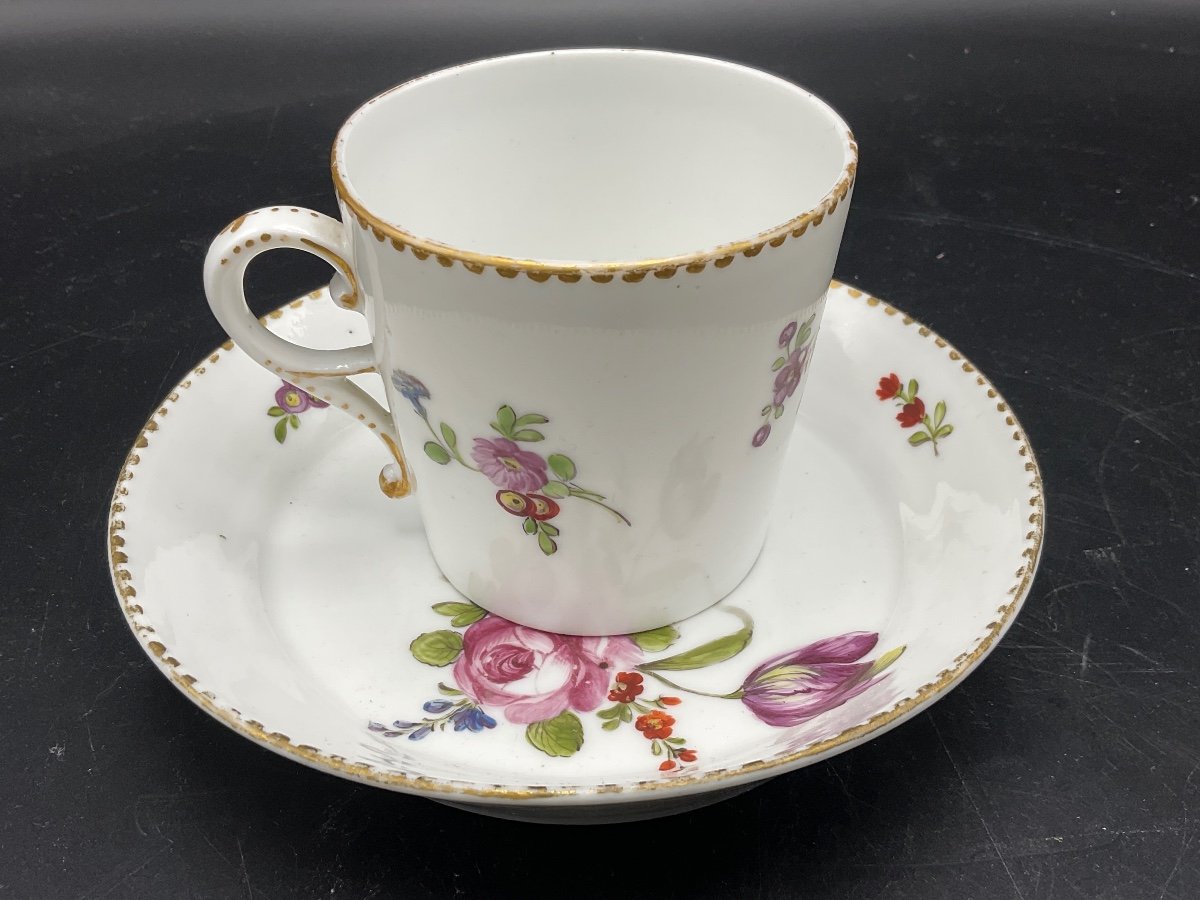 Large Cup And Saucer Manufacture De Locré Decorated With A Bouquet Of Flowers On A White Backgr-photo-7