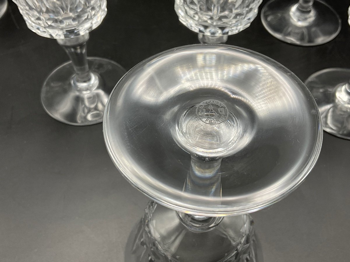 Twelve Piccadilly Model White Wine Glasses In Clear Crystal From Cristallerie De Baccarat.-photo-3