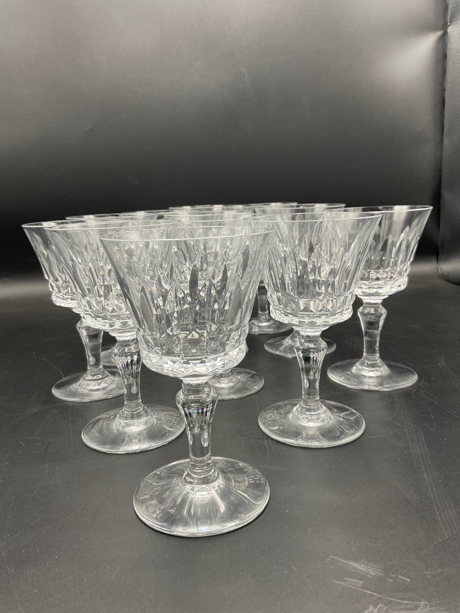 Twelve Piccadilly Model White Wine Glasses In Clear Crystal From Cristallerie De Baccarat.-photo-7