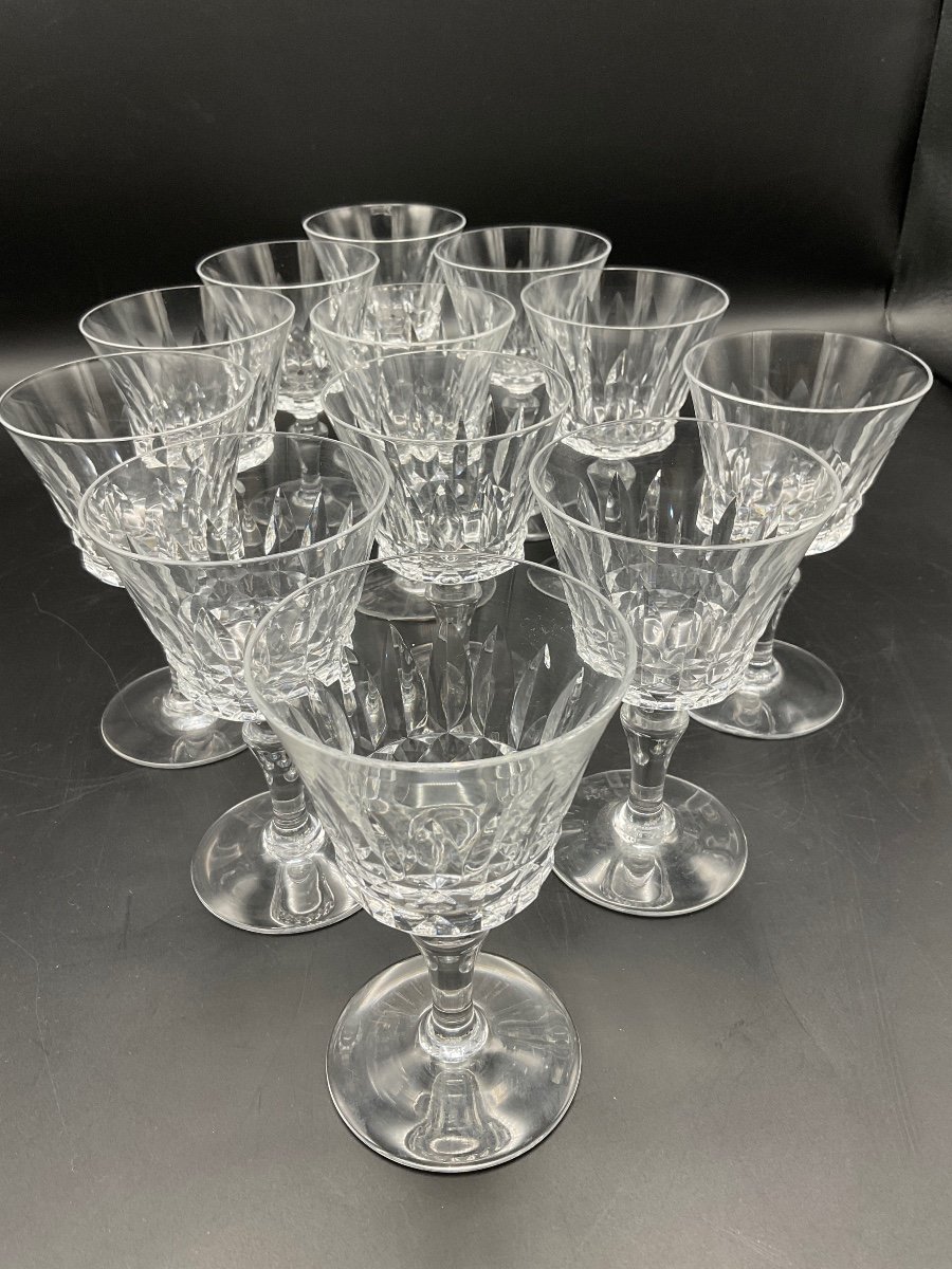 Twelve Piccadilly Model White Wine Glasses In Clear Crystal From Cristallerie De Baccarat.-photo-8