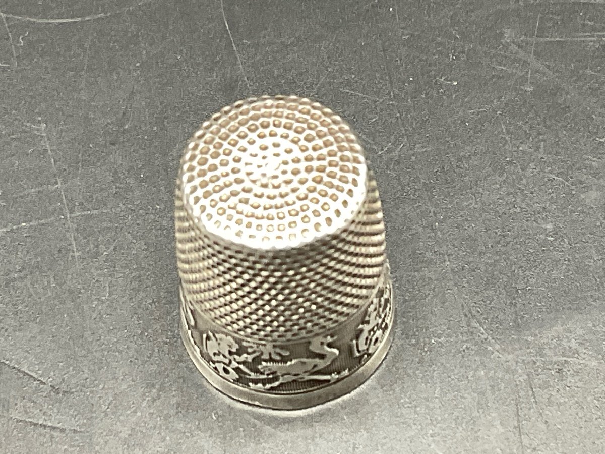 Sterling Silver Thimble Decorated With An Ostrich Pulling A Chariot With A Figure.-photo-2