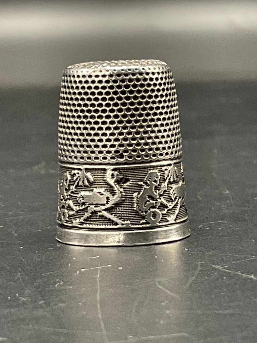 Sterling Silver Thimble Decorated With An Ostrich Pulling A Chariot With A Figure.-photo-3