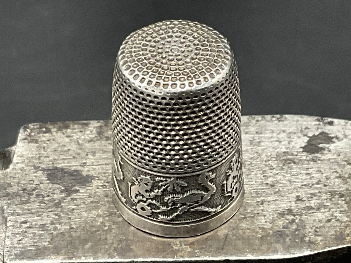 Sterling Silver Thimble Decorated With An Ostrich Pulling A Chariot With A Figure.-photo-5