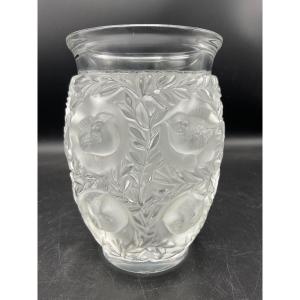 Vase Lalique En Cristal Moulé Pressé Incolore Dépoli De Forme Ovoïde Modèle Bagatelle.