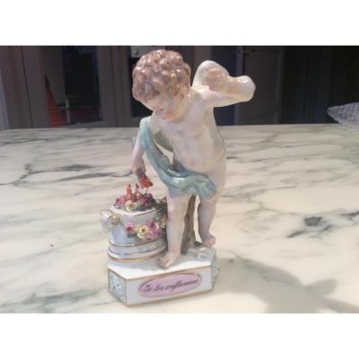 Meissen Porcelain: Angel With A Flare (i The Ignite.)