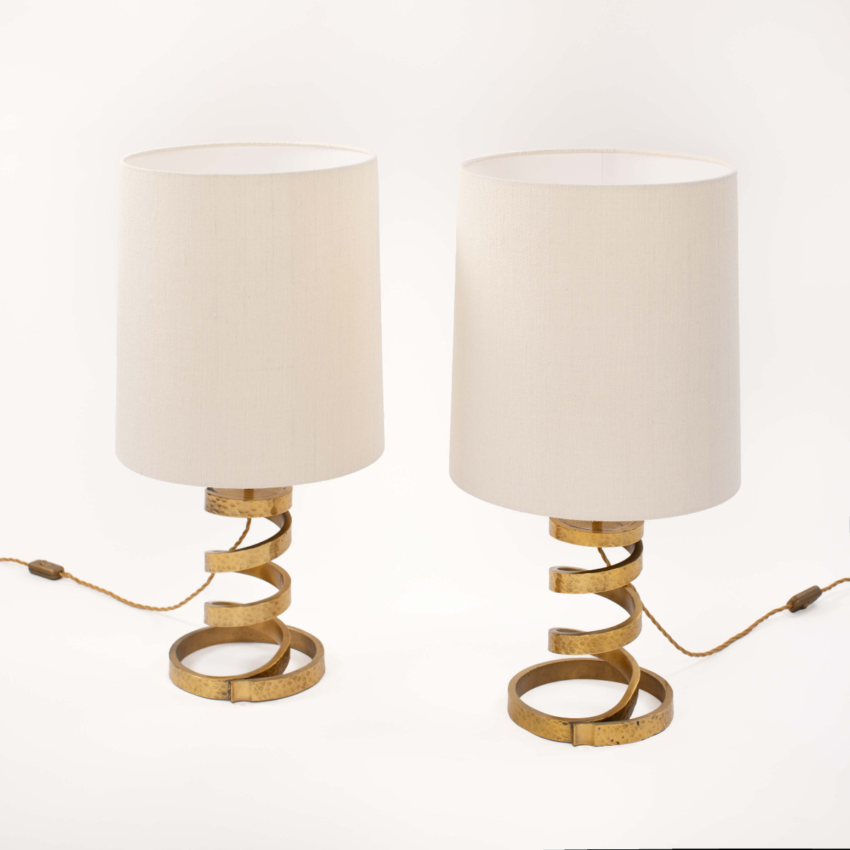 Pair Of Solid, Turned Brass Mid-century Table Lamps With Silk Shade By Luciano Frigerio, 1960s-photo-2