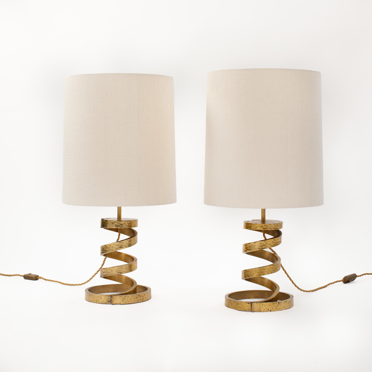 Pair Of Solid, Turned Brass Mid-century Table Lamps With Silk Shade By Luciano Frigerio, 1960s-photo-3