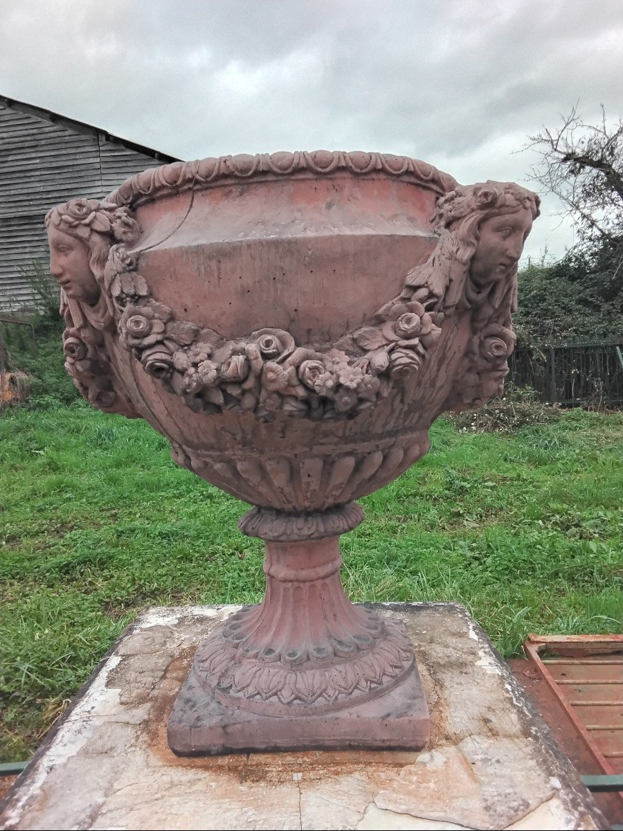 Pair Of Reconstituted Stone Vases -photo-2