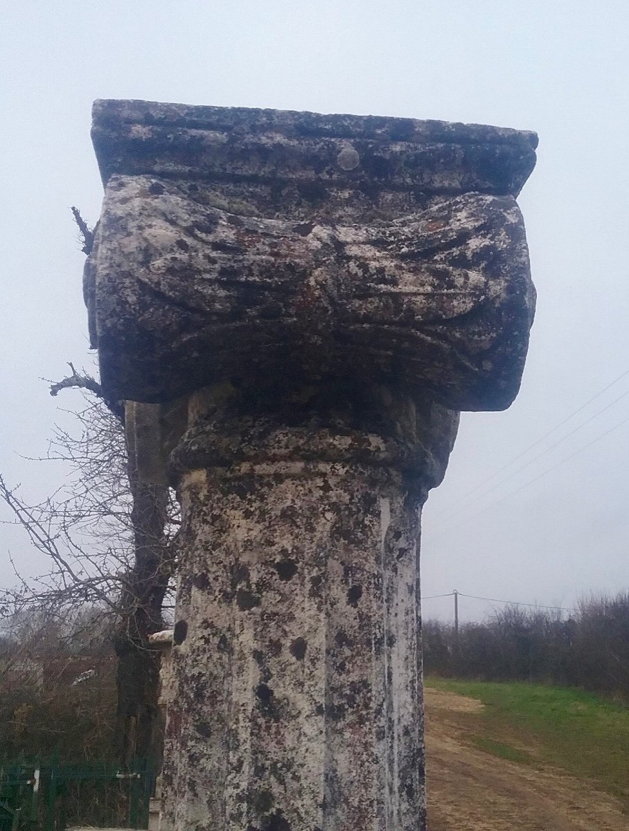 4 Colonnes En Pierre Reconstituée à Chapiteau Corinthien Et Fut Cannelé -photo-1